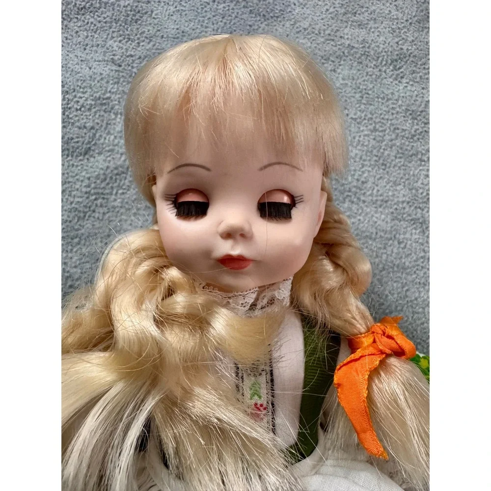 Madame Alexander Heidi Doll Vintage Blonde Braids Floral Dirndl Eyelet Apron 12